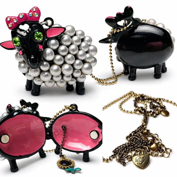 Betsey Johnson Black Pearl Sheep Locket Pendant Gold and Silver Charm Necklace - Picture 6 of 6